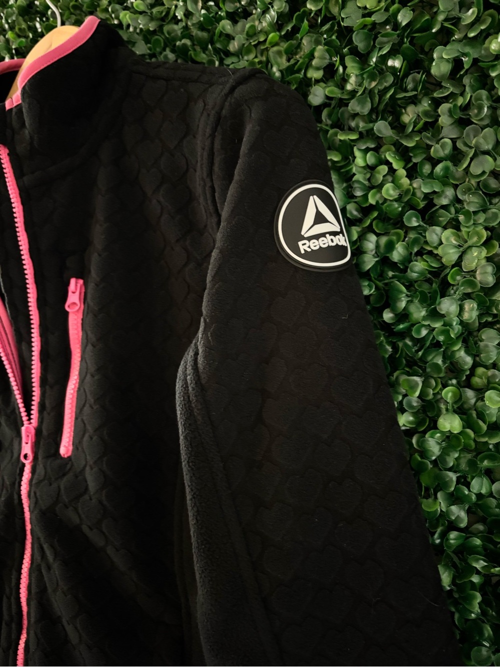 NWT Reebok Girls 14/16 Black Pink Embossed Heart Fleece Jacket
